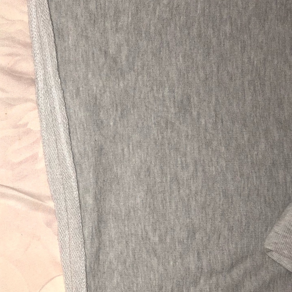 Gray beach sweater - Picture 3 of 3